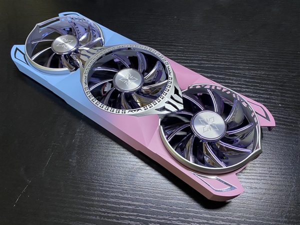 绝色颜值，百变星极 耕升 GeForce RTX 4070 Ti 性能解禁 DLSS 3构建2K游戏世界